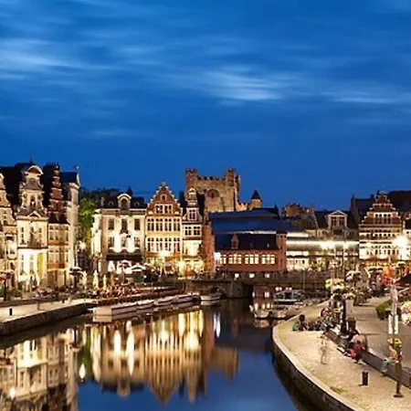 Feel At At This Homeawayfromhome Appt With A Stunning Water Canal View And Gym Apartman